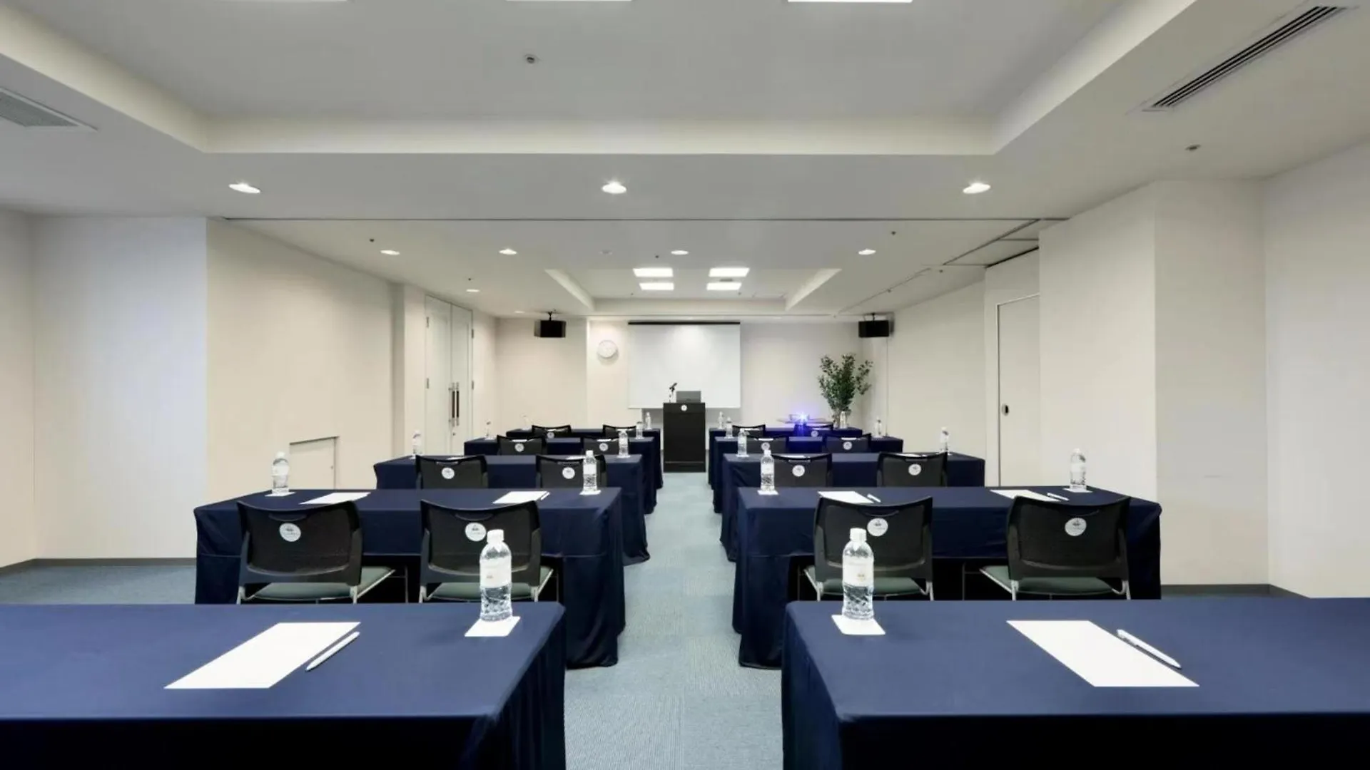 Minamisenri Crystal Hotel - Vacation Stay 78148V Suita 0*,  Japan